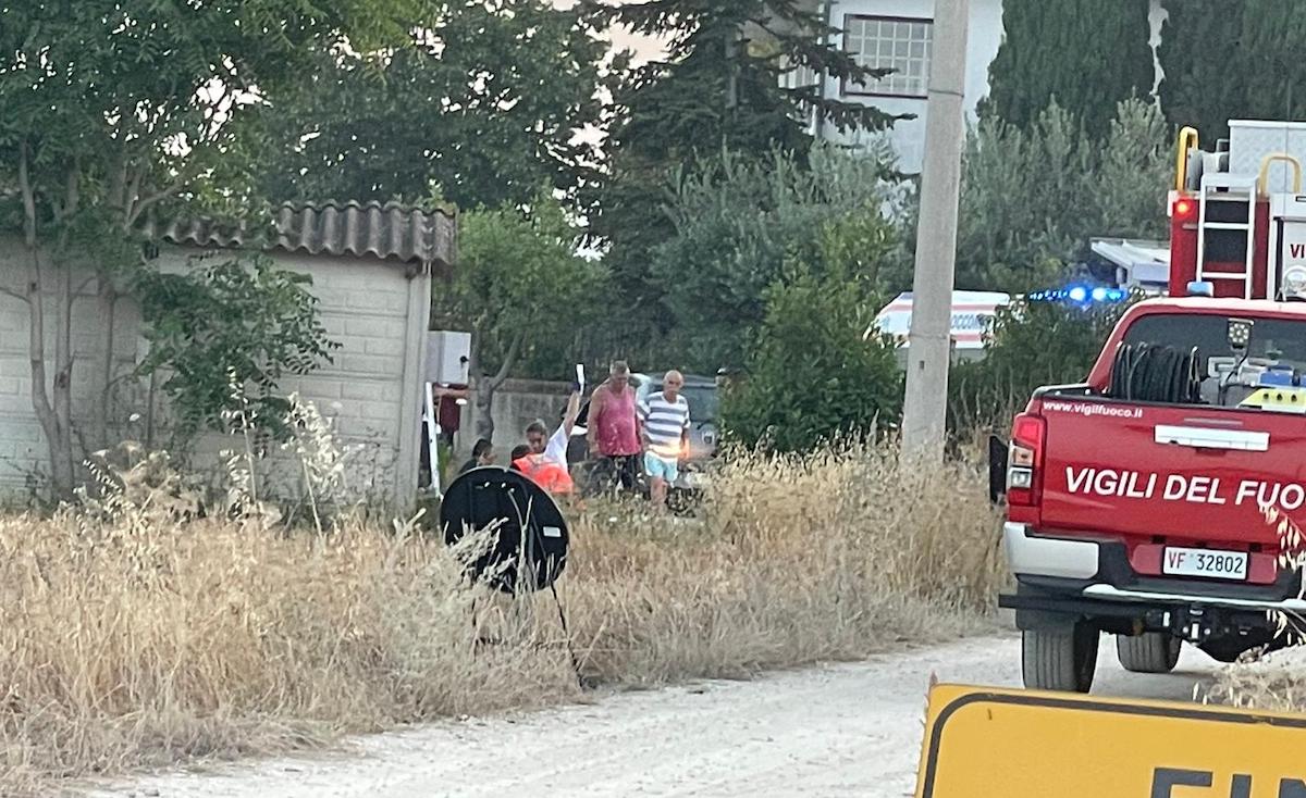 FOTO / Folgorato nella casa in campagna mentre lavora a un contatore 